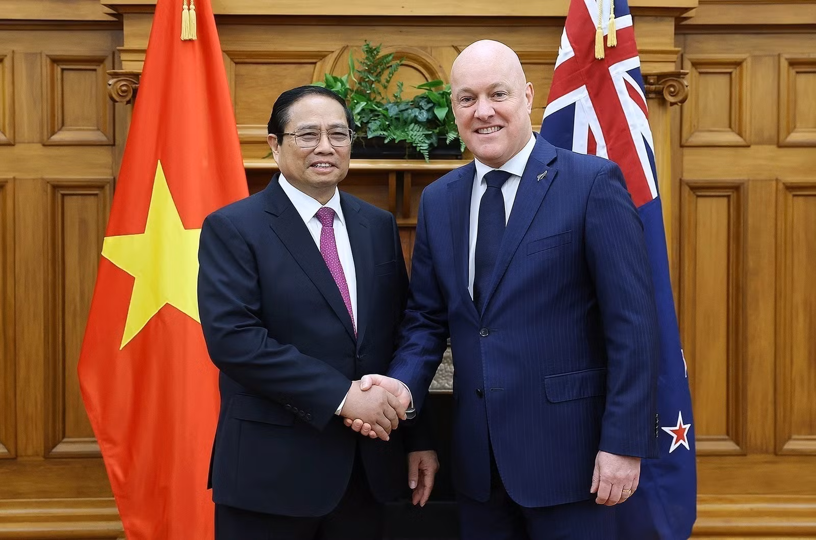 Thủ tướng Phạm Minh Chính với Thủ tướng New Zealand Christopher Luxon.