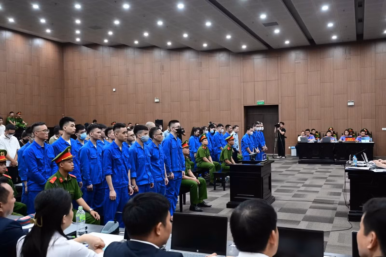 Các bị cáo tại phiên tòa.