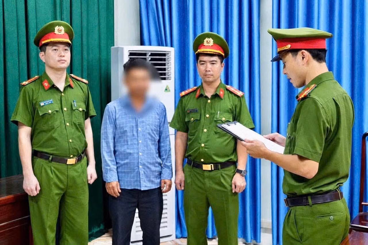 Đặng Văn Hinh bị khởi tố về tội gây rối trật tự công cộng liên quan vụ việc tại Bệnh viện Hữu nghị Lạc Việt, tỉnh Phú Thọ