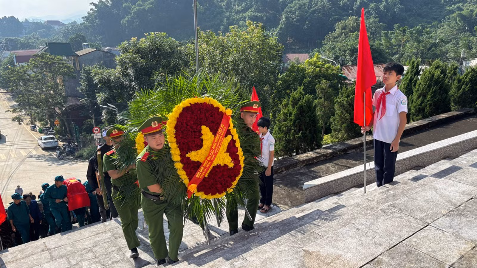 vong-hoa-dang-huong.jpg