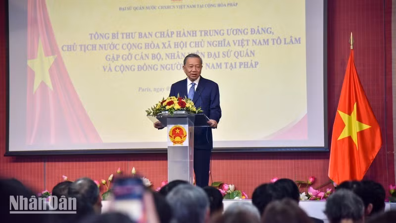 Tổng Bí thư, Chủ tịch nước Tô Lâm khẳng định Đảng và Nhà nước luôn ghi nhận, đánh giá cao những đóng góp của các thế hệ kiều bào tại Pháp, của Hội người Việt Nam tại Pháp cho đất nước trong cuộc đấu tranh giành độc lập dân tộc và trong sự nghiệp phát triển đất nước và bảo vệ Tổ quốc.