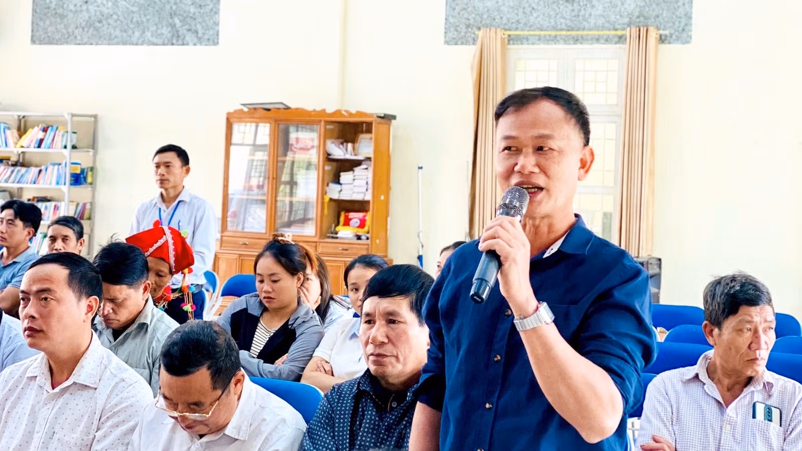 nguoi-dan-phat-bieu-y-kien.jpg