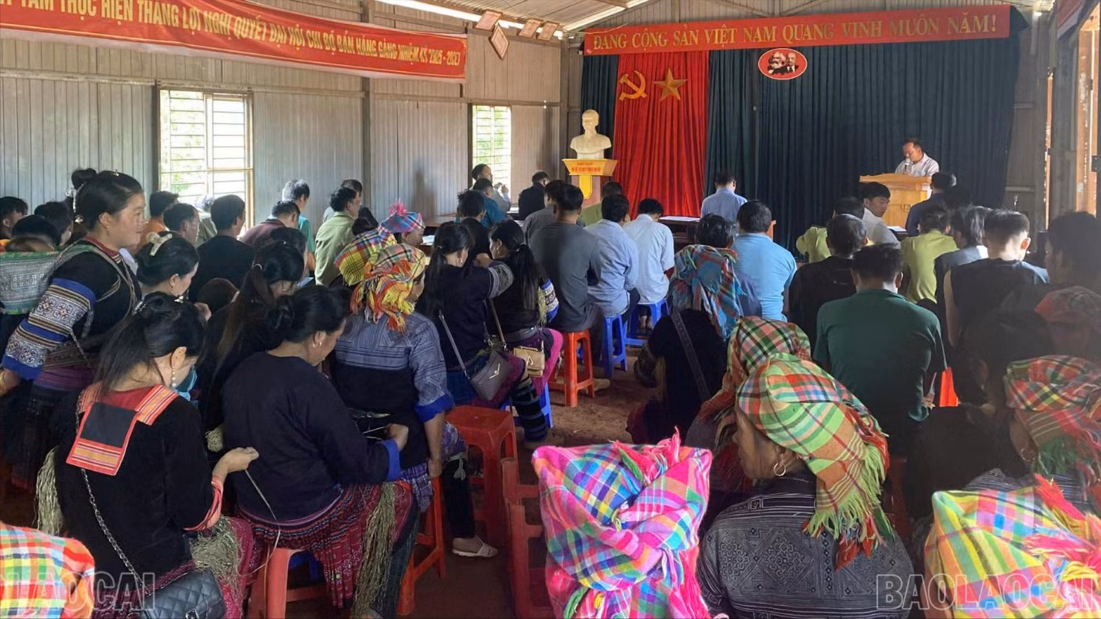 baolaocai-bl-hop-thon-ban-tuyen-truyen.jpg