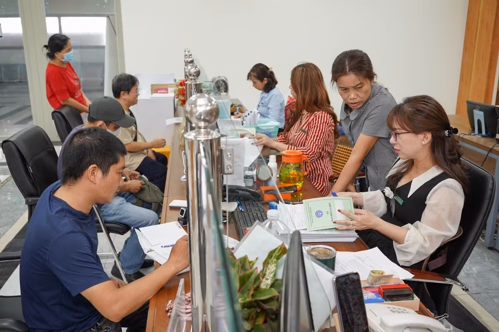 Người lao động nghỉ từ 14 ngày không hưởng lương trong tháng thì không thuộc diện phải đóng BHXH, trừ khi có thỏa thuận khác.