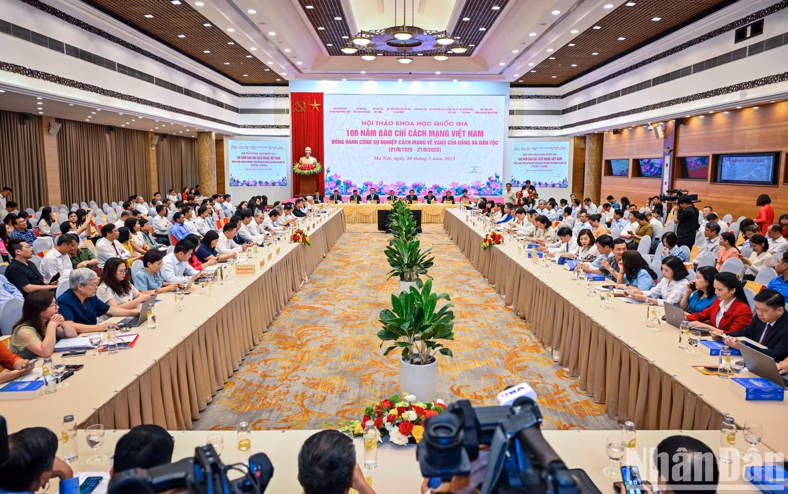 Quang cảnh diễn ra Hội thảo.