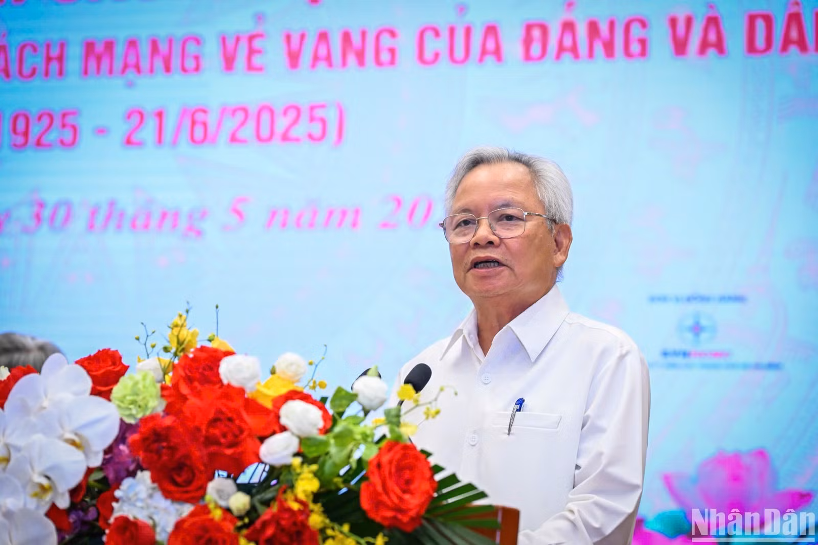 Giáo sư, Tiến sĩ Tạ Ngọc Tấn, Phó Chủ tịch Thường trực Hội đồng Lý luận Trung ương chia sẻ tại sự kiện.