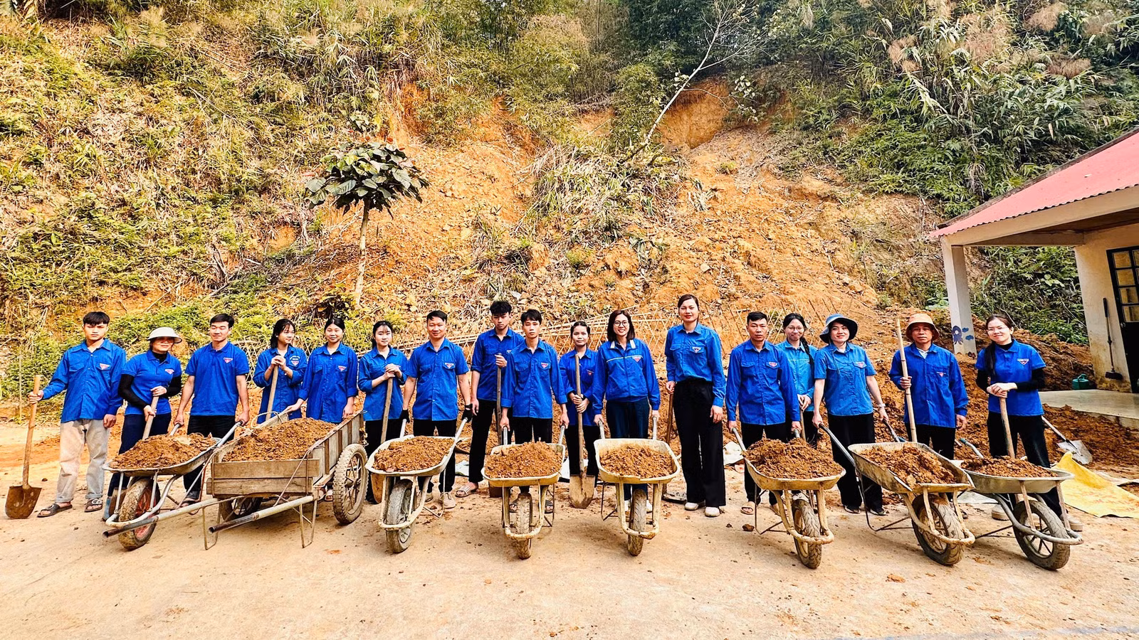 xu-ly-diem-sat-lo-dat-tai-truong-mam-non-2-thau-xuan-thuong.jpg