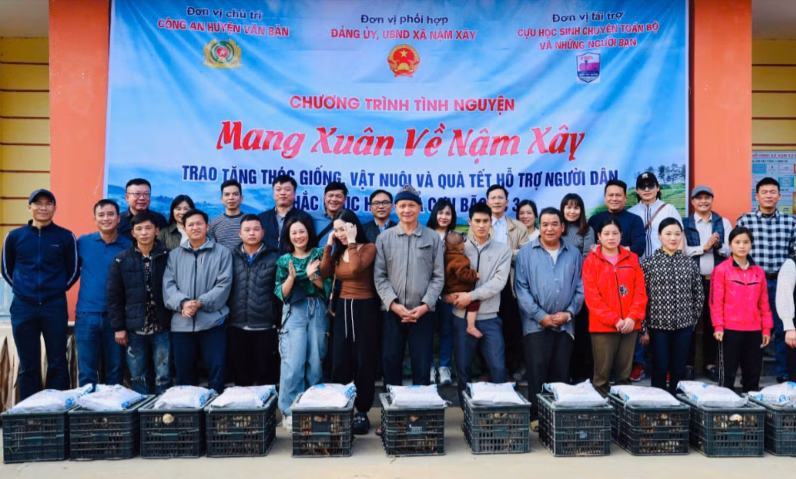 trao-ga-giong-cho-cac-ho-dan-xa-nam-xay-3936.jpg