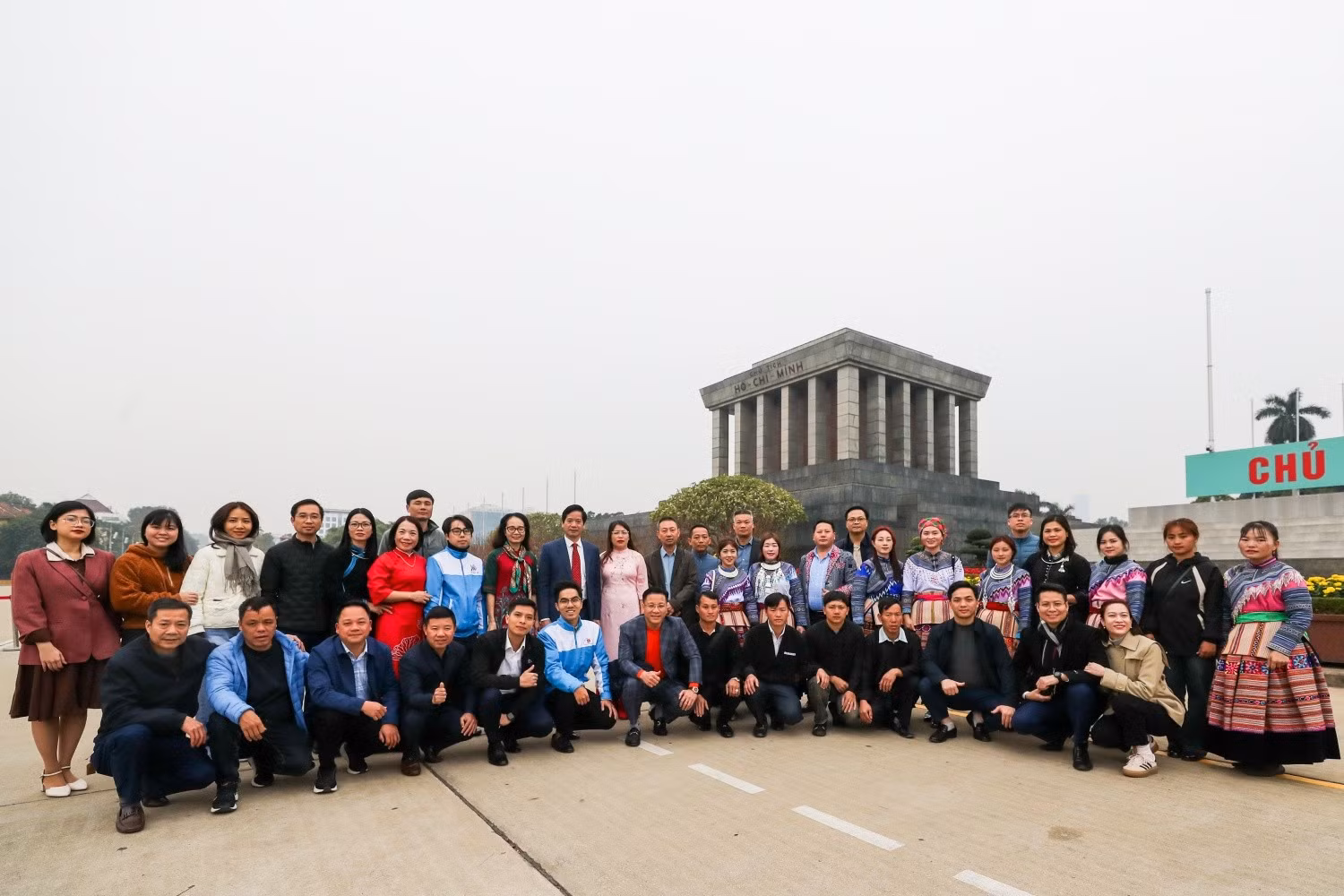Chuyến viếng thăm không chỉ là dịp đoàn được kính dâng hương hoa để tưởng nhớ Người mà còn là dịp để người dân thôn Kho Vàng bày tỏ tấm lòng trân trọng, biết ơn sâu sắc đến Bác, đến Đảng và Nhà nước.
