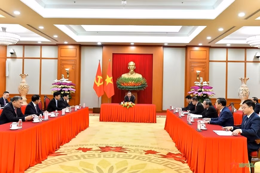 Ngày 15-1-2025, tại trụ sở Trung ương Đảng, Tổng Bí thư Tô Lâm đã điện đàm với Tổng Bí thư, Chủ tịch nước Trung Quốc Tập Cận Bình nhân dịp kỷ niệm 75 năm Ngày thiết lập quan hệ ngoại giao giữa hai nước.