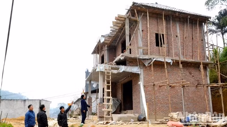 Nhà mới xây thay thế nhà tạm bợ, cũ nát của anh Ly Văn Tải, dân tộc Thu Lao, ở Đội 2, xã Nàn Sán, huyện Si Ma Cai.