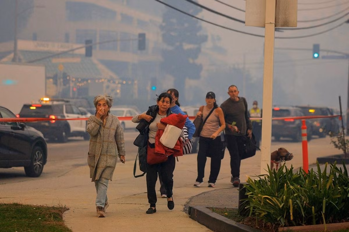 Cháy rừng ở California, Mỹ làm ảnh hưởng môi trường không khí.