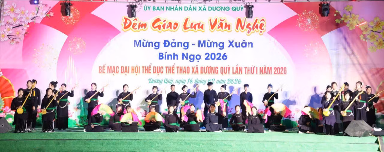 Một tiết mục văn nghệ tại đêm giao lưu.