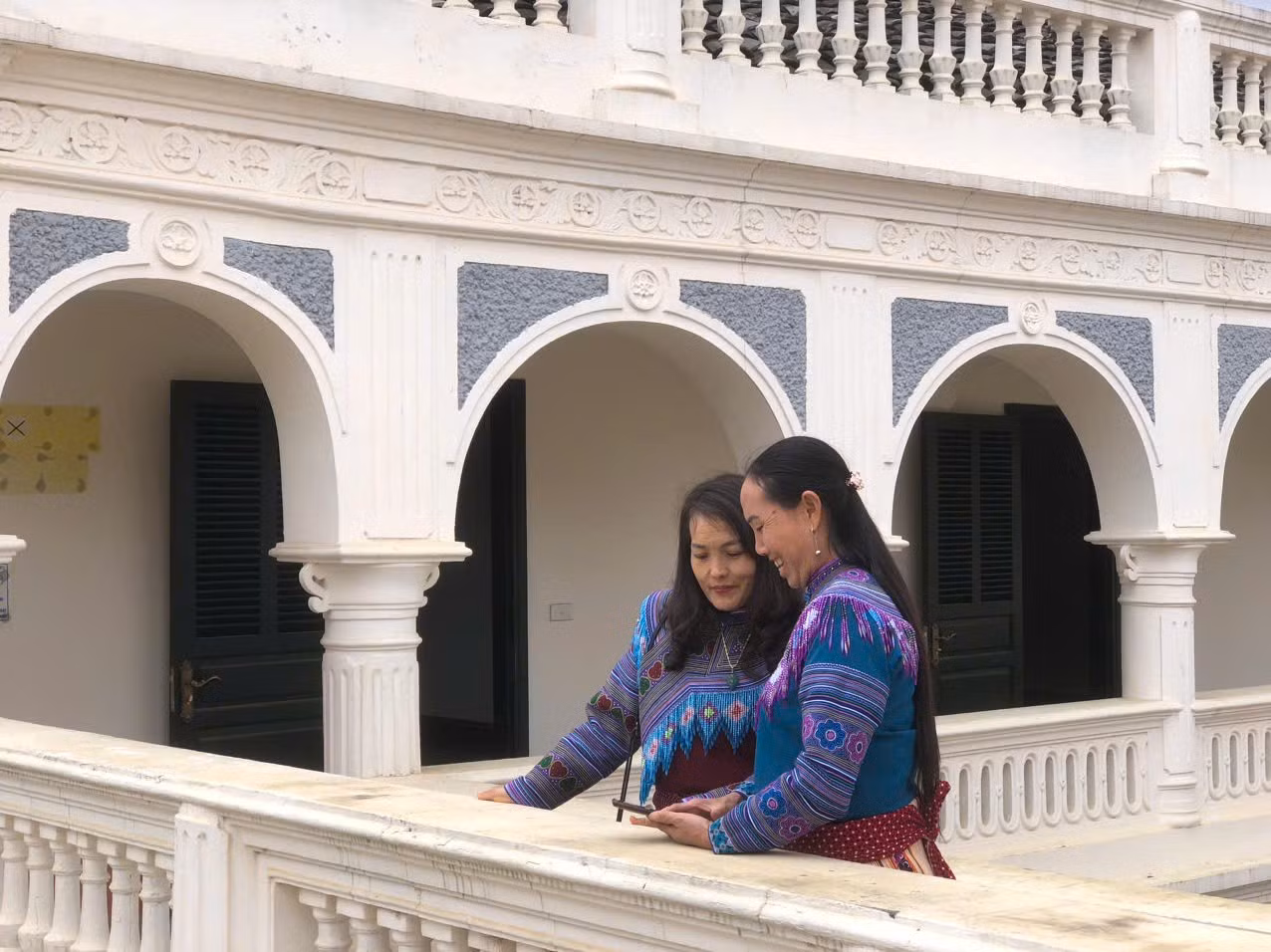 Dinh thự có sự kết hợp hài hòa giữa kiến trúc châu Âu và châu Á.
