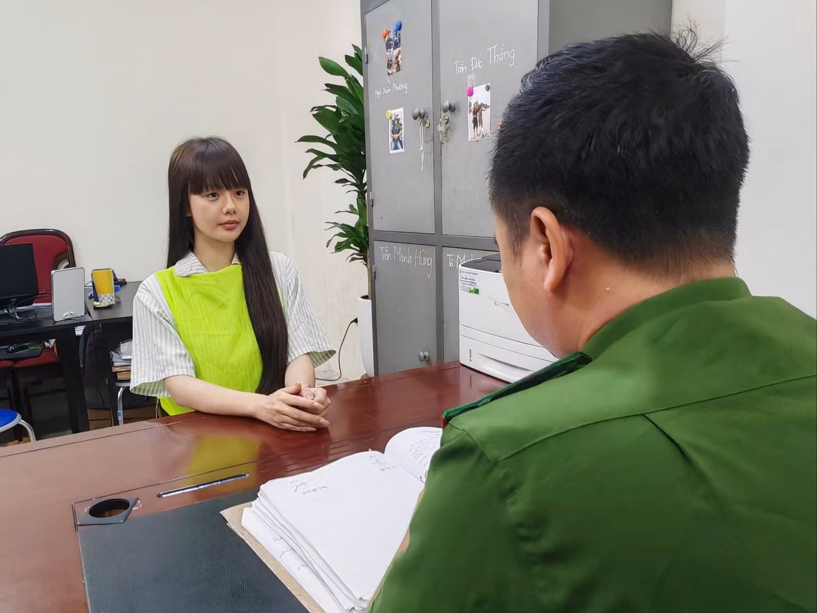 Đối tượng Nguyễn Thị Hương “Cô giáo Hương” tại cơ quan Công an.