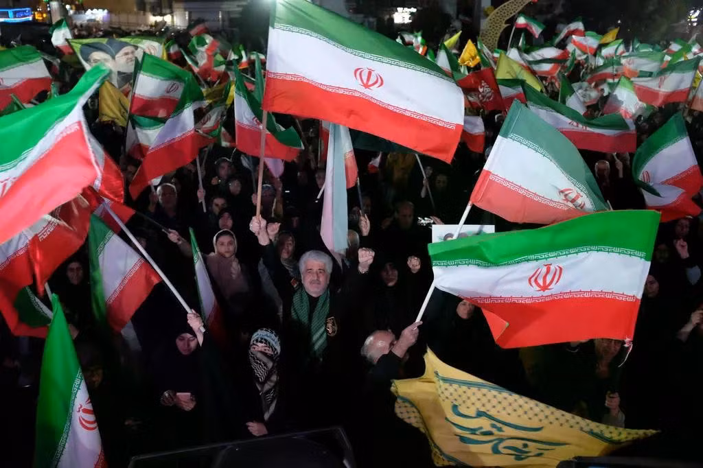 Người dân Iran thể hiện sự ủng hộ chính phủ Tehran.