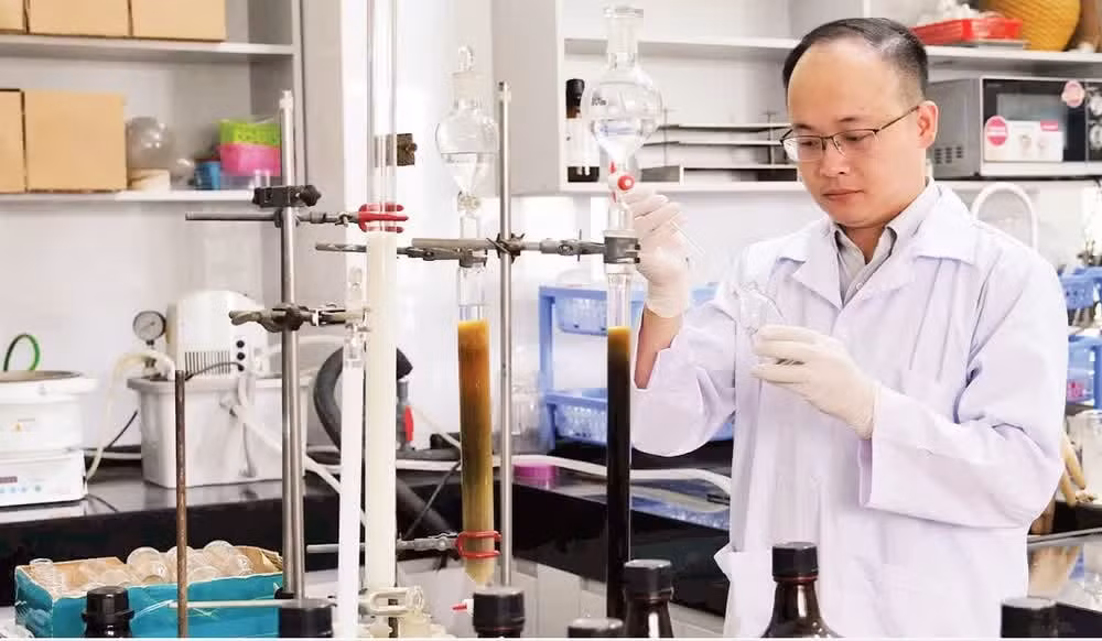 Nghiên cứu, tìm kiếm các hợp chất tiềm năng ức chế tế bào ung thư từ hợp chất khung xanthone nguồn gốc tự nhiên tại Viện Hóa học.