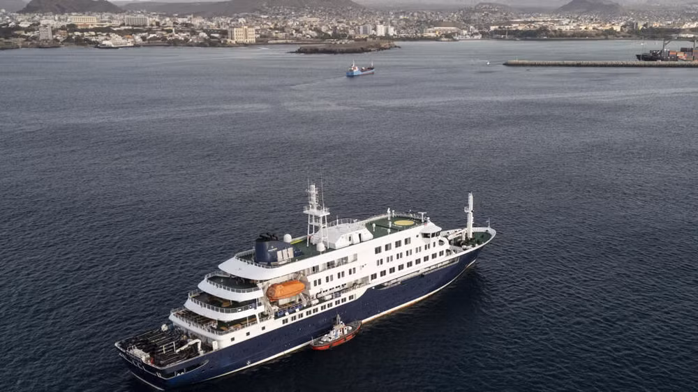 Tàu MV Hondius.