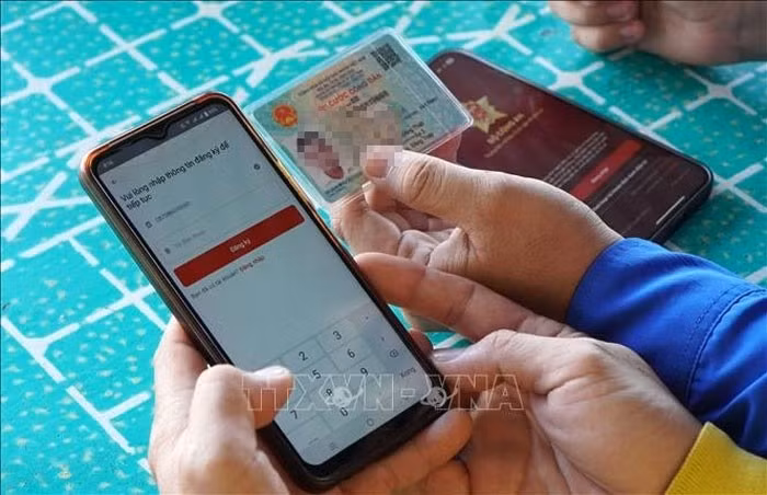 Từ ngày 24-4-2025 đến hết ngày 31-12-2025, phí cung cấp thông tin lý lịch tư pháp theo hình thức trực tuyến là 170.000 đồng/lần/người.