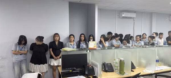 Trong các bị can bị khởi tố về tội “Lừa đảo chiếm đoạt tài sản và Đưa hoặc sử dụng trái phép thông tin mạng máy tính, mạng viễn thông”, có đến 80 bị can là nữ.