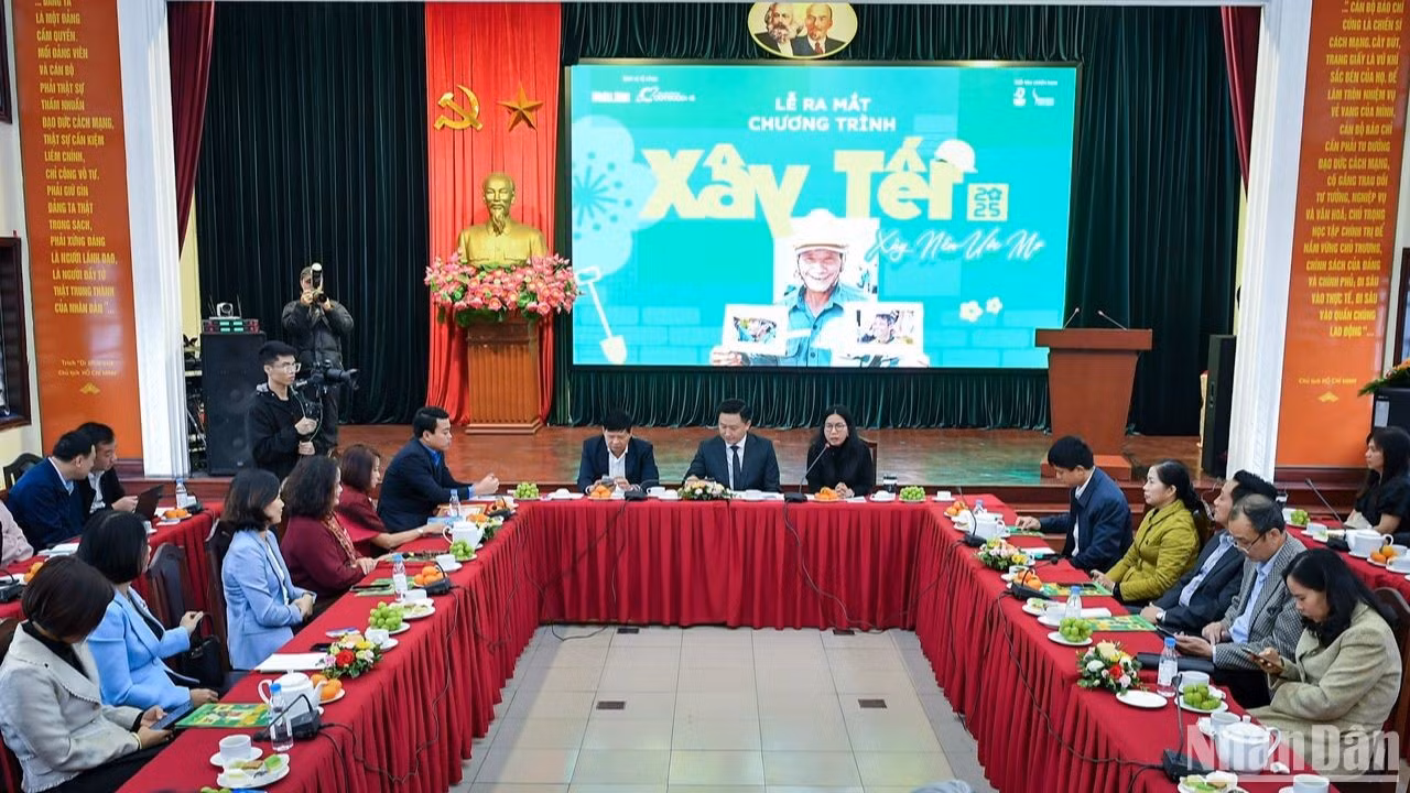 Quang cảnh Lễ ra mắt chương trình "Xây Tết 2025".