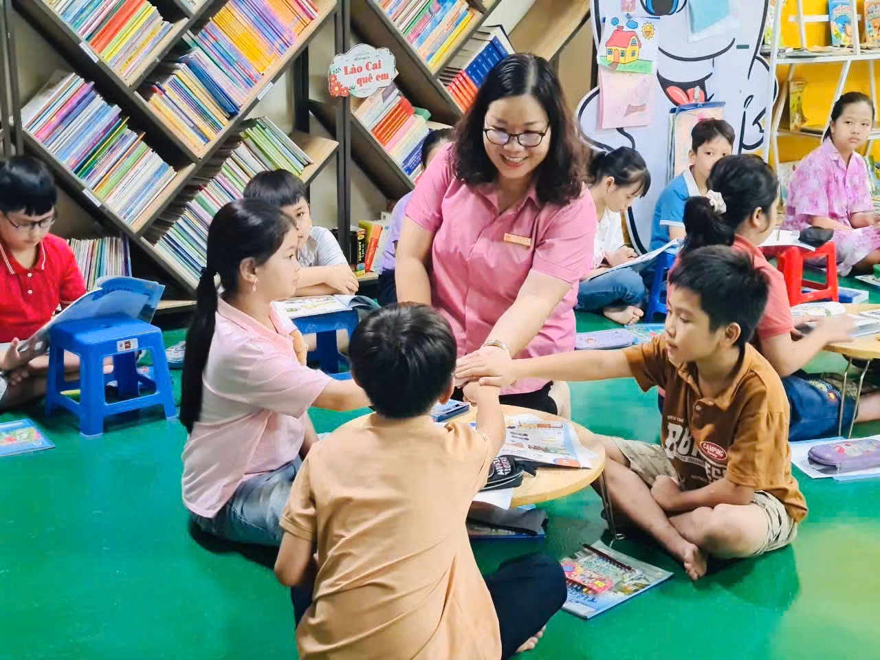 Giáo viên đổi mới phương pháp dạy học, nâng cao chất lượng giáo dục nhà trường.