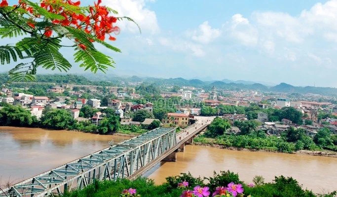 baolaocai-c_26-cau-yen-bai-cong-ttdt-yb.jpg