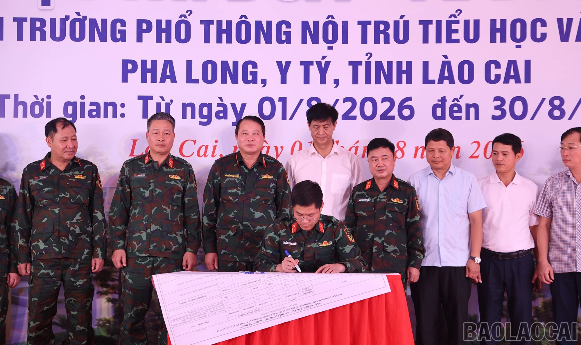 baolaocai-br_cac-don-vi-ky-ket-thi-dua-quyet-tam-hoan-thanh-cac-truong-noi-tru-lien-cap-truoc-30-thang-8.jpg