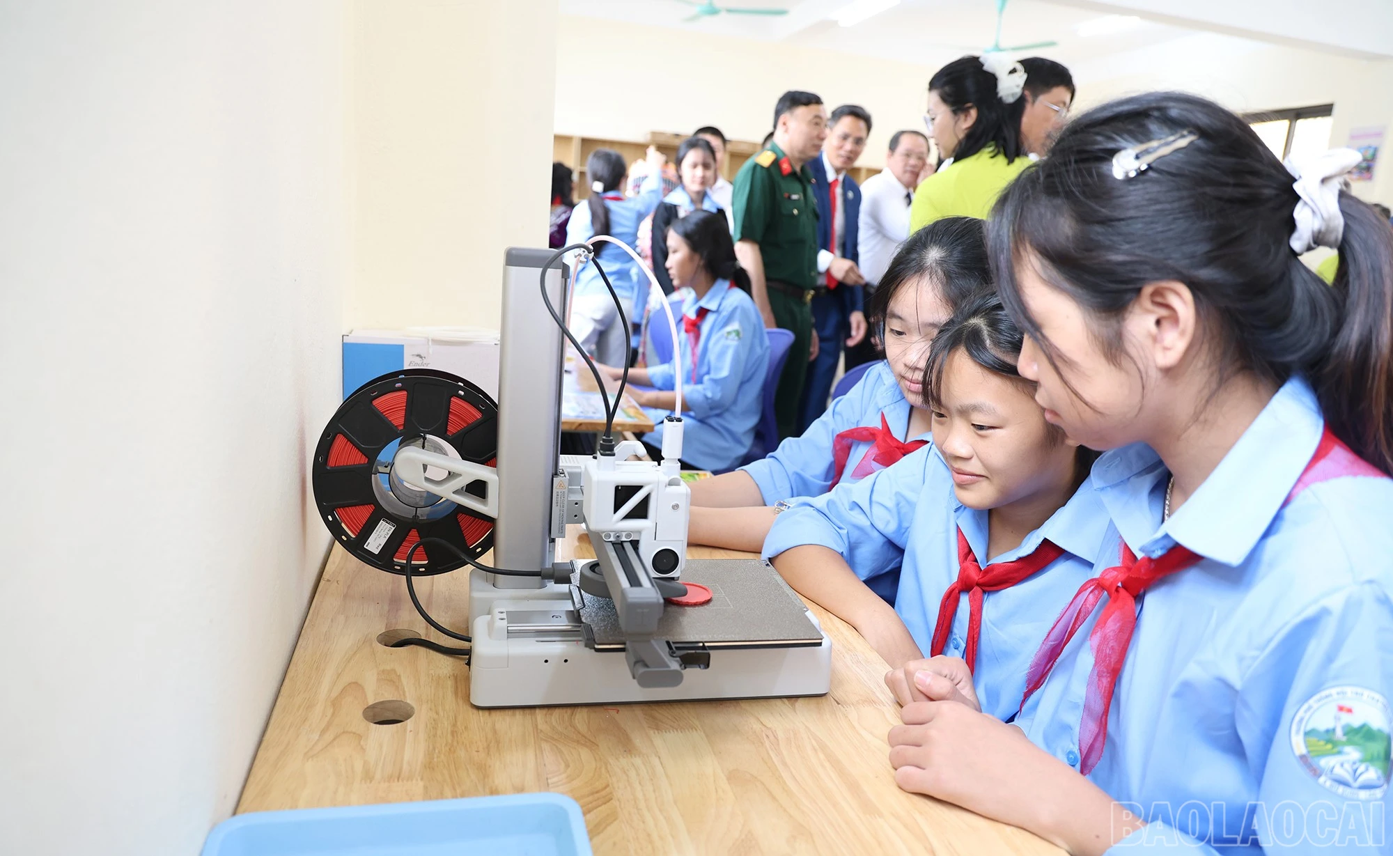 baolaocai-br_phong-hoc-stem-tai-truong-noi-tru-lien-cap-a-mu-sung.jpg
