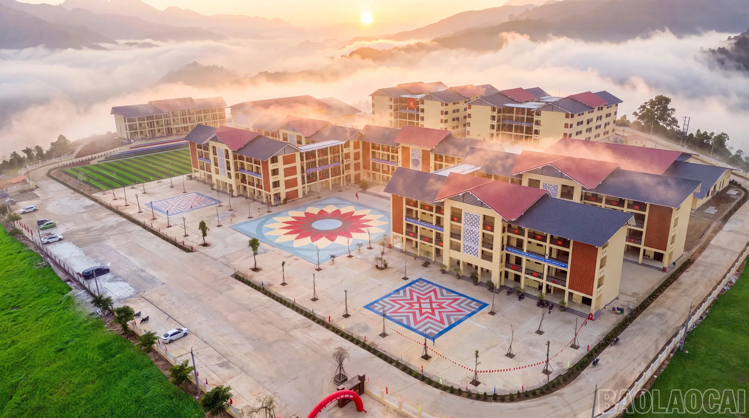 baolaocai-br_toan-canh-truong-pho-thong-noi-tru-tieu-hoc-va-thcs-a-mu-sung.jpg