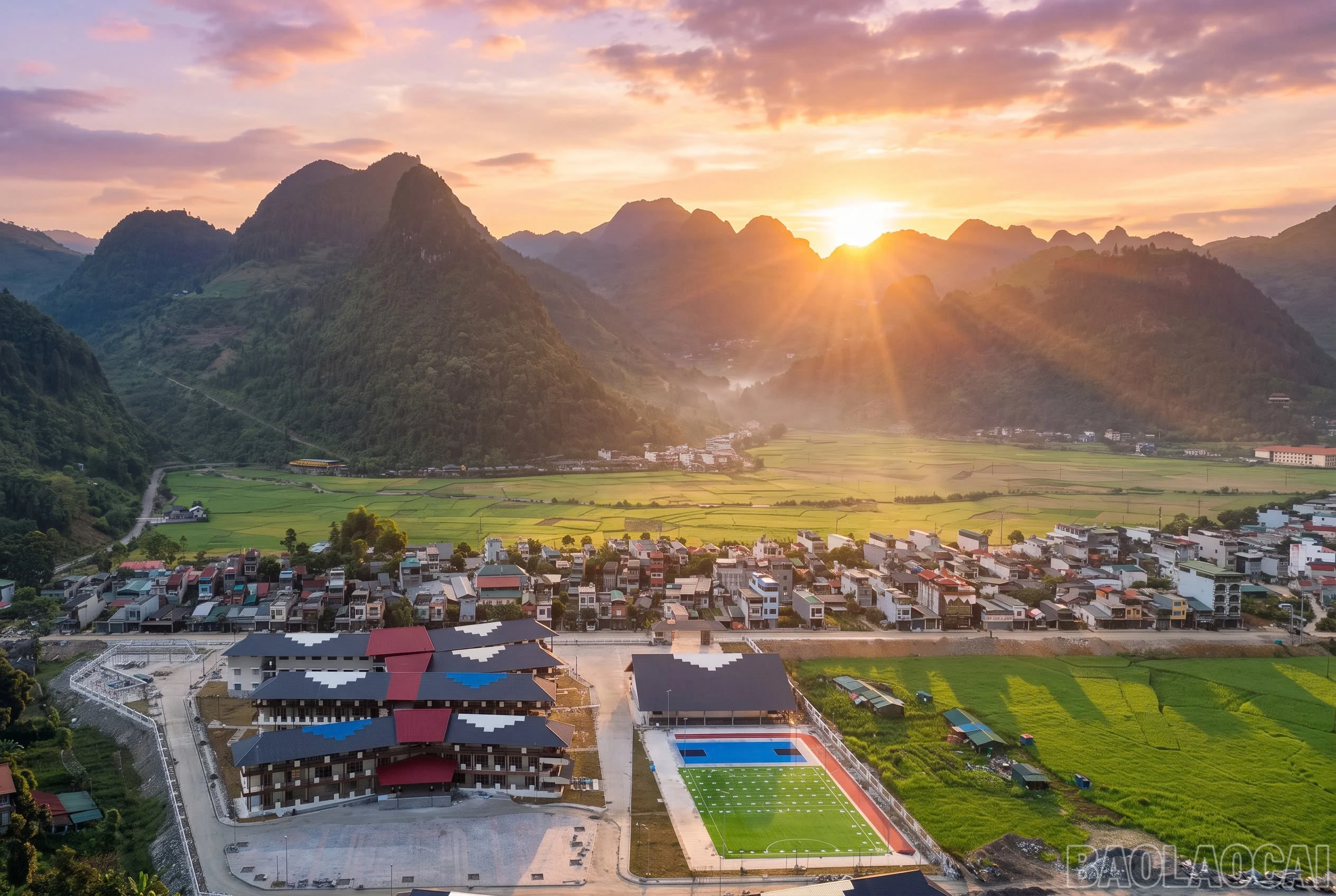 baolaocai-br_toan-canh-truong-pho-thong-noi-tru-tieu-hoc-va-thcs-muong-khuong.jpg