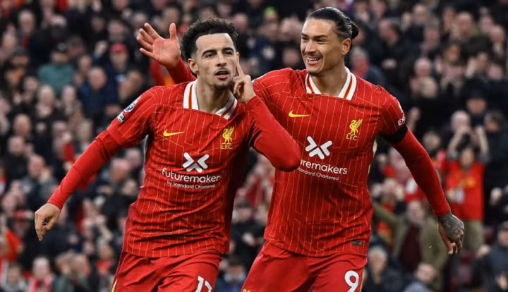 Curtie Jones hay nhất trận Super Sunday.