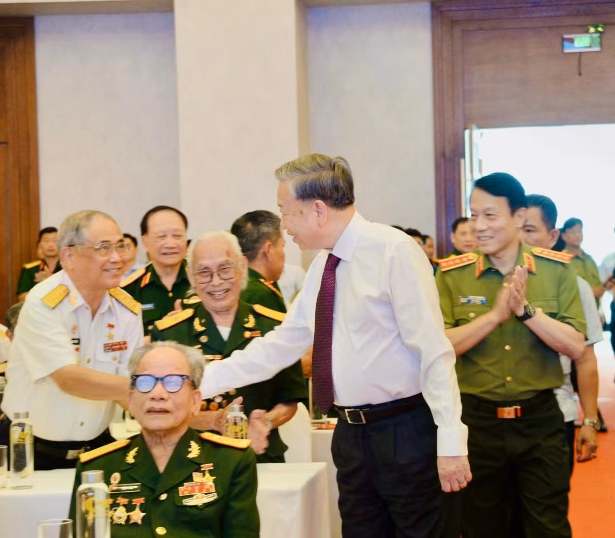 Tổng Bí thư Tô Lâm gặp mặt các đại biểu