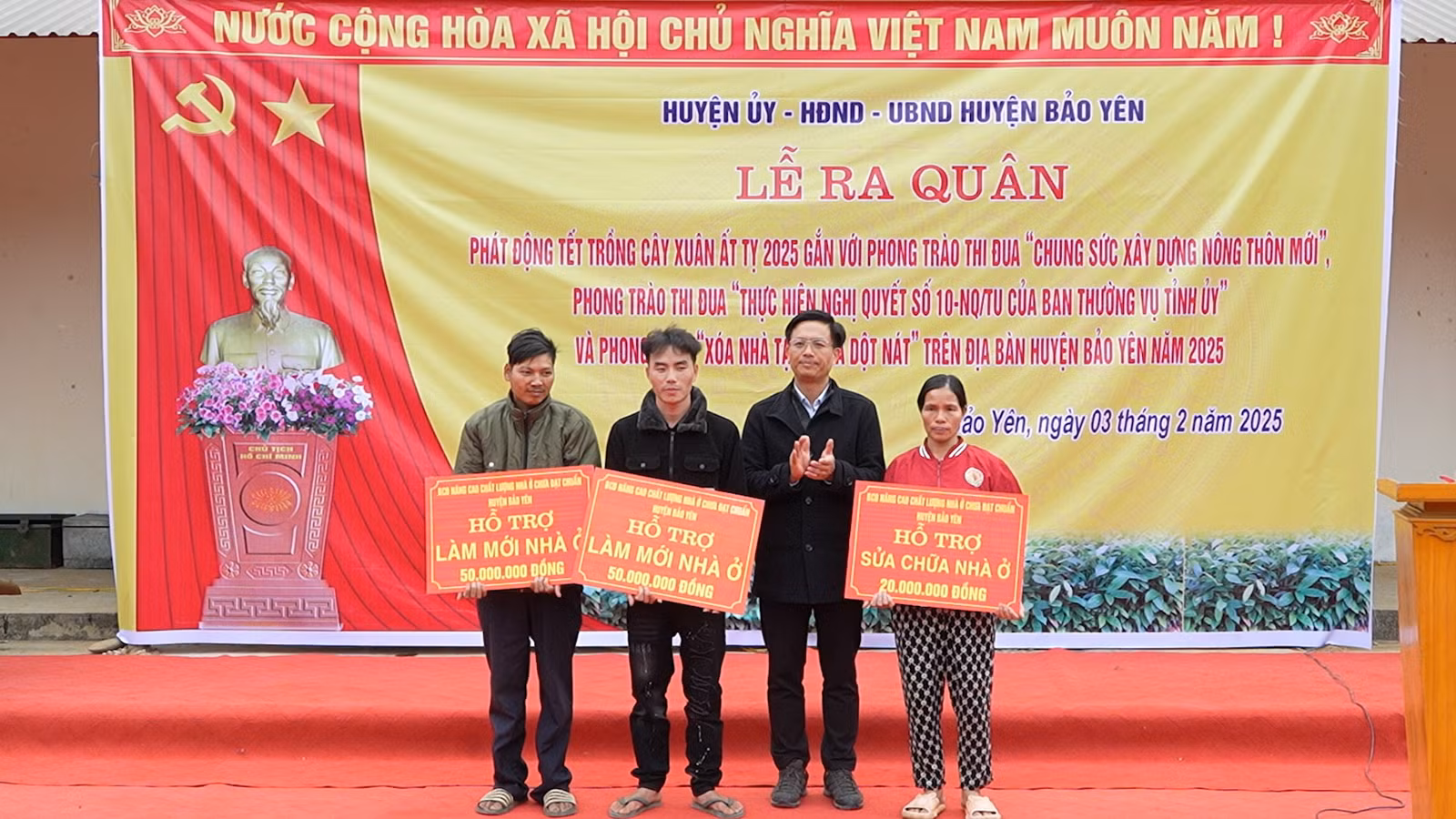ban-chi-dao-nang-cao-chat-luong-nha-o-huyen-bao-yen-trao-ho-tro-cho-3-ho-gia-dinh-xoa-nha-tam-nha-dot-nat.jpg
