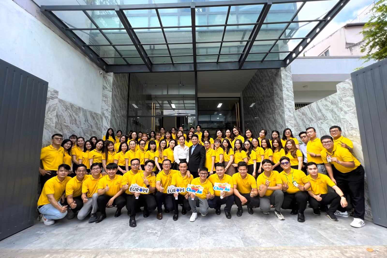 SaigonTimes Travel với đội ngũ nhân viên chuyên nghiệp.