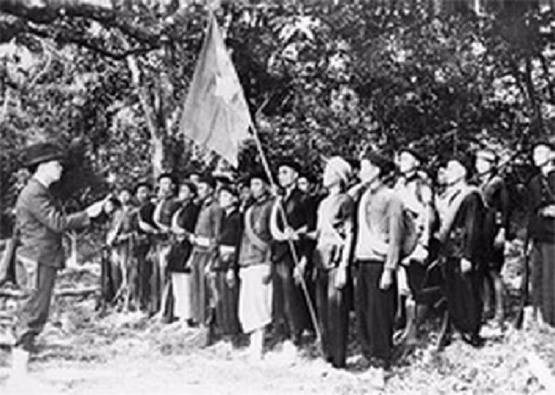 quang-canh-ngay-thanh-lap-doi-viet-nam-tuyen-truyen-giai-phong-quan-tai-khu-rung-tran-hung-dao-anh-tu-lieu.jpg