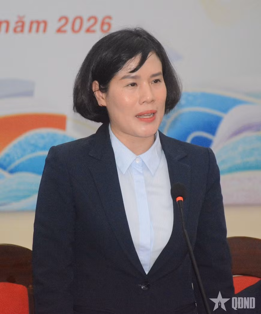 Đồng chí Nguyễn Thị Thu Hường, Phó Chủ tịch Ủy ban MTTQ Việt Nam tỉnh Quảng Ninh phát biểu.