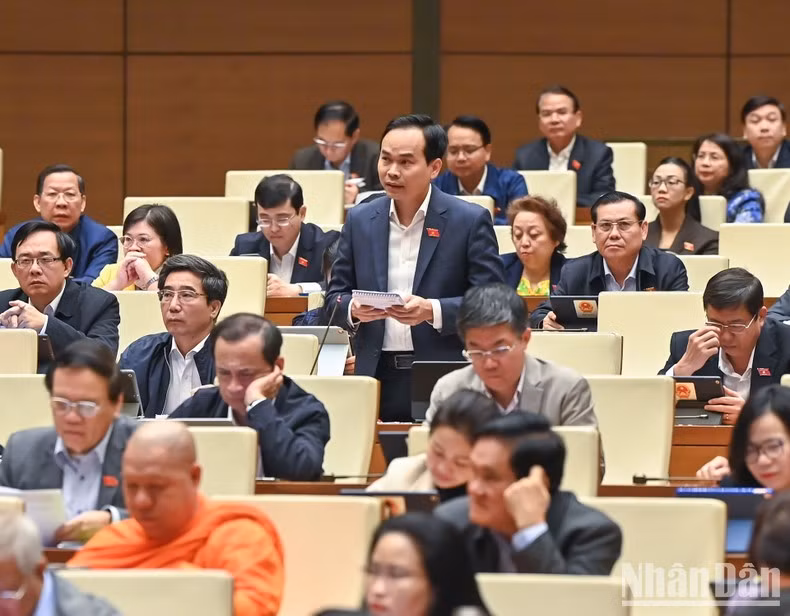 Đại biểu Nguyễn Duy Minh (Đà Nẵng) phát biểu. (Ảnh: DUY LINH)