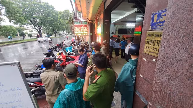 Công an kiểm tra Mái ấm Hoa Hồng.