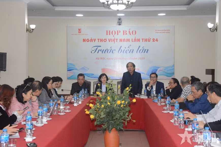 Quang cảnh buổi họp báo.