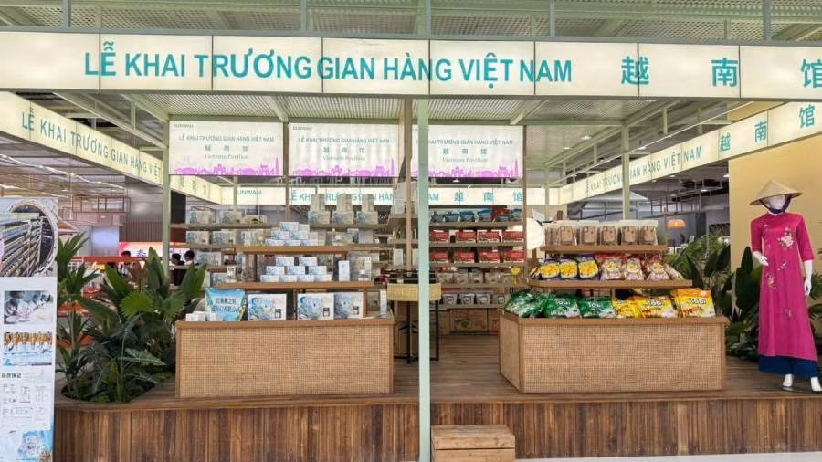 Gian hàng của Việt Nam tại Khu thương mại.
