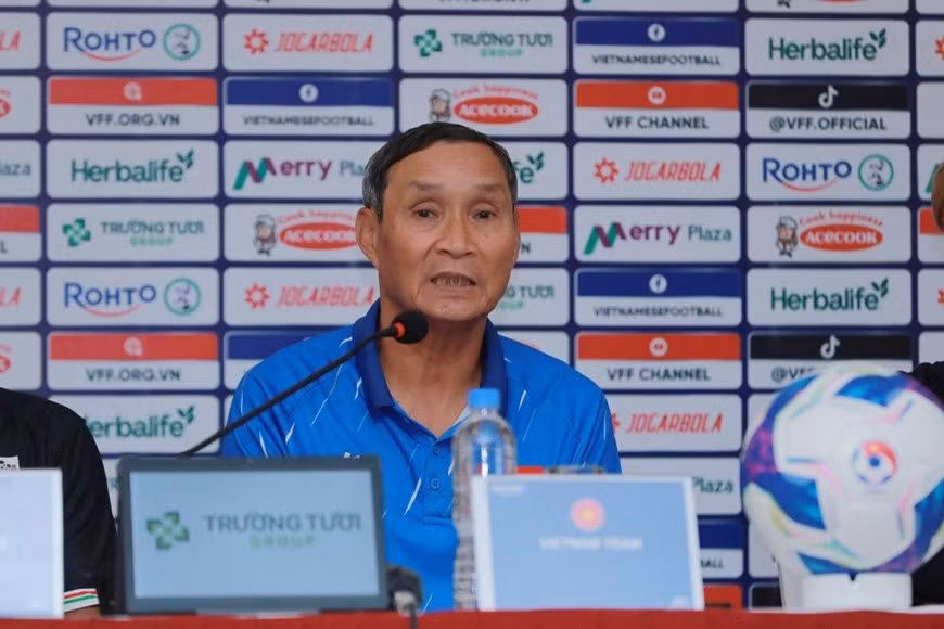 Huấn luyện viên Mai Đức Chung chia sẻ trước vòng loại Asian Cup nữ 2026. Ảnh: VFF