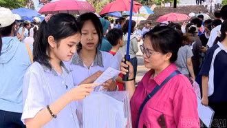 Thí sinh Lào Cai hoàn thành kỳ thi vào lớp 10 THPT không chuyên