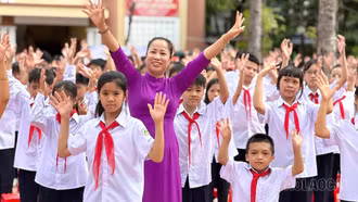 Học sinh Lào Cai hào hứng tựu trường