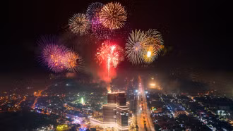 Rực rỡ màn pháo hoa chào đón năm Ất Tỵ 2025