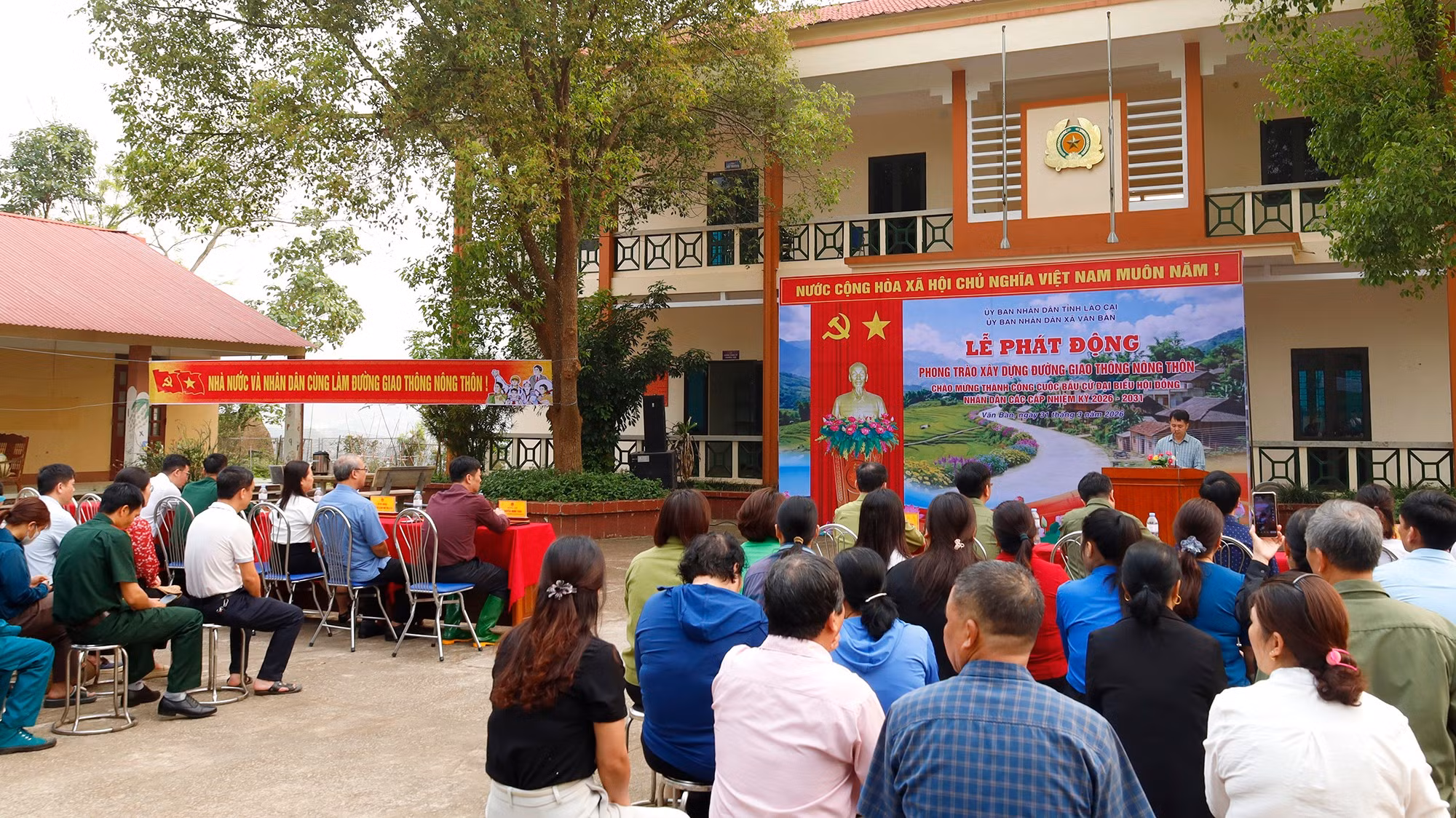 Quang cảnh lễ phát động.