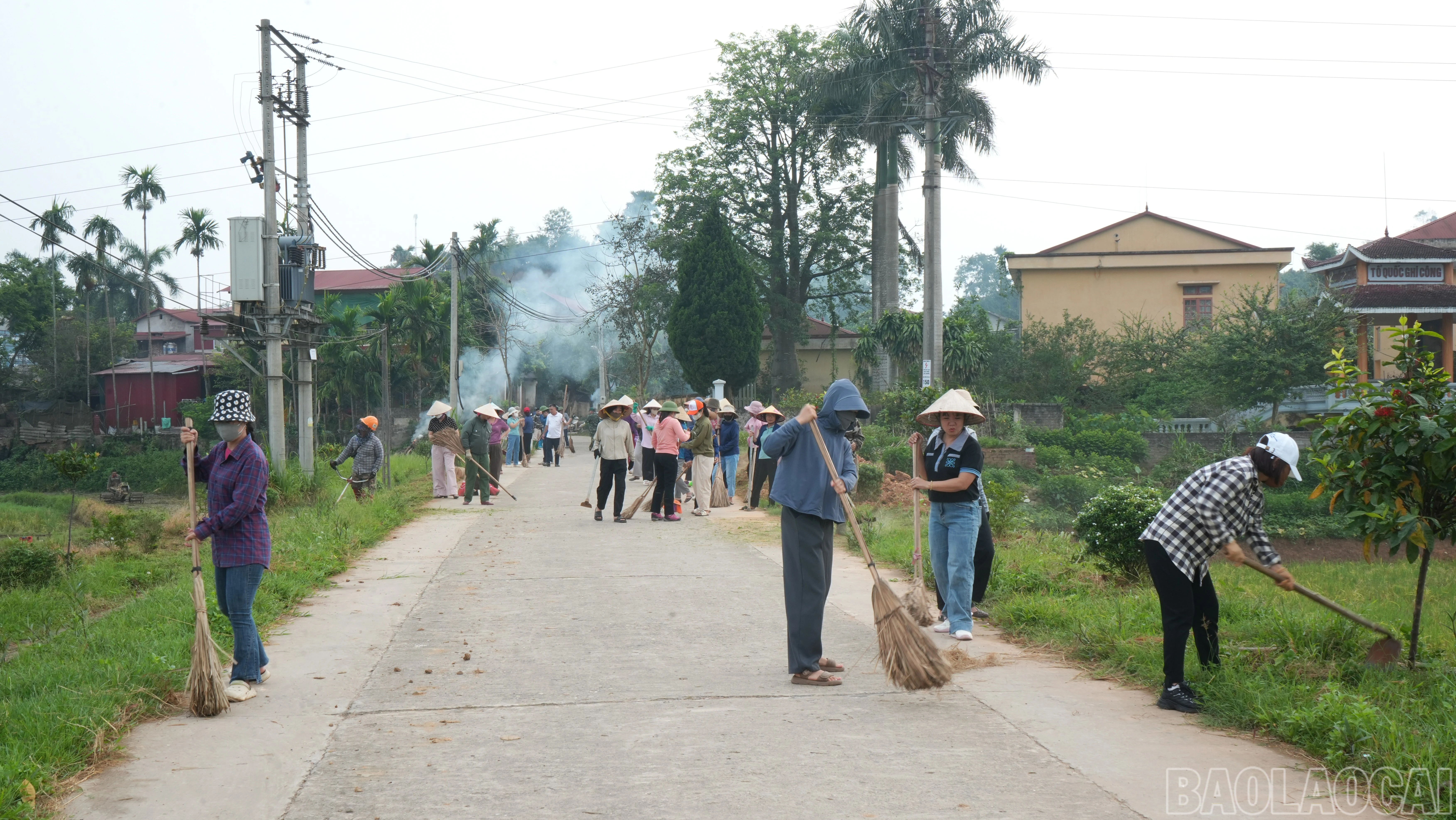 baolaocai-br_4mttq-xa-voi-phong-trao-tuyen-duong-sang-xanh-sach-an-toan-3098.jpg