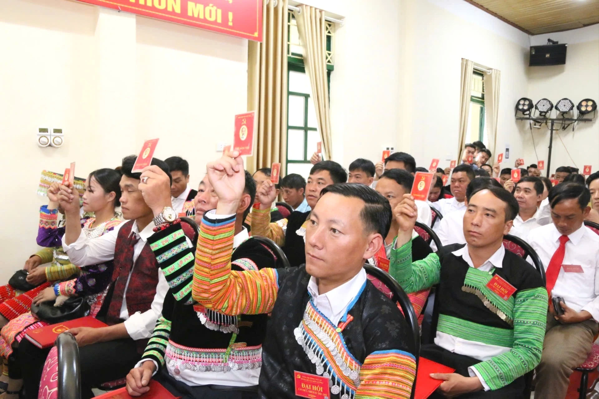 bieu-quyet-5266.jpg
