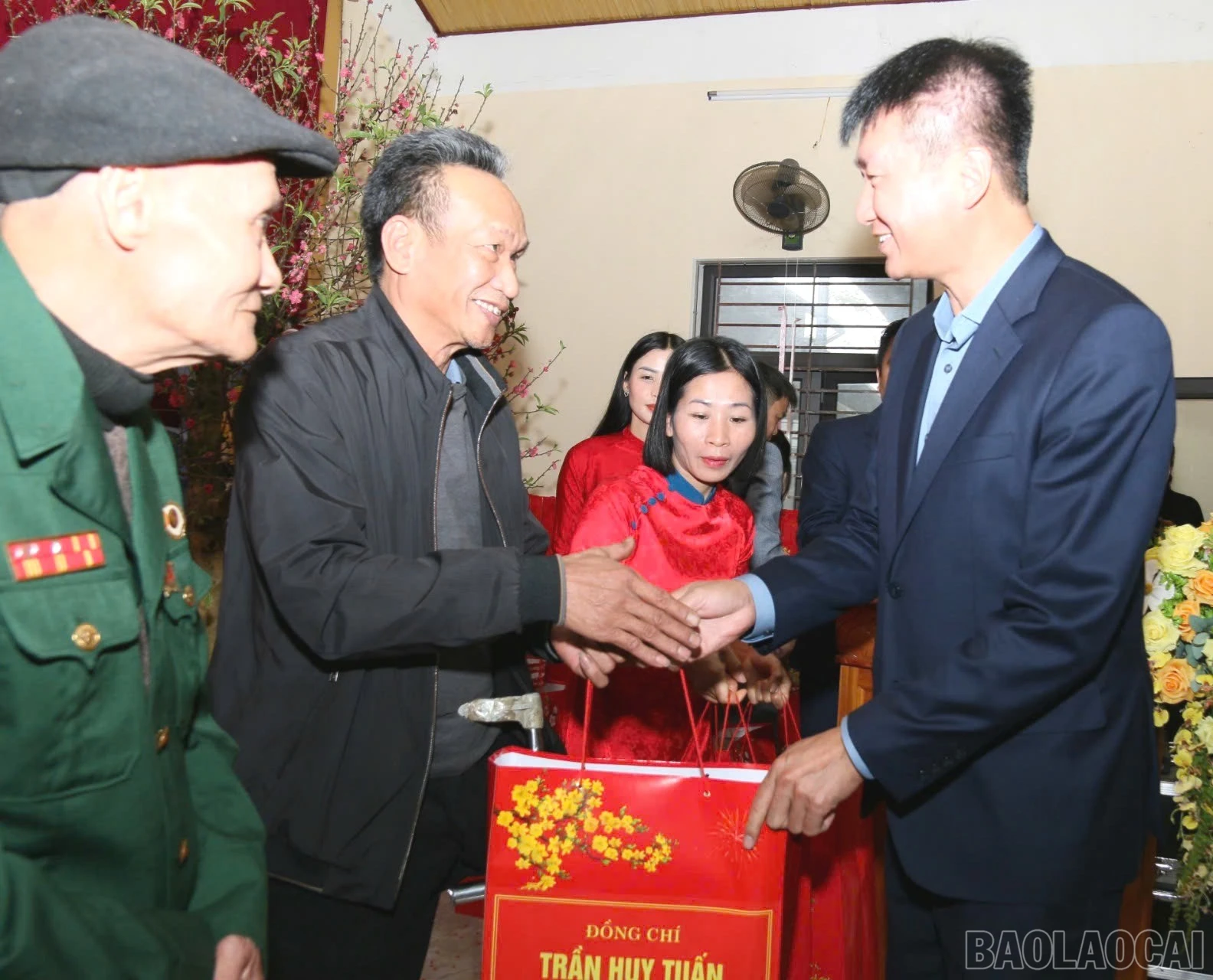 baolaocai-br_z7536042808144-15638d115927f6f012281c5cd4869422-6877.jpg
