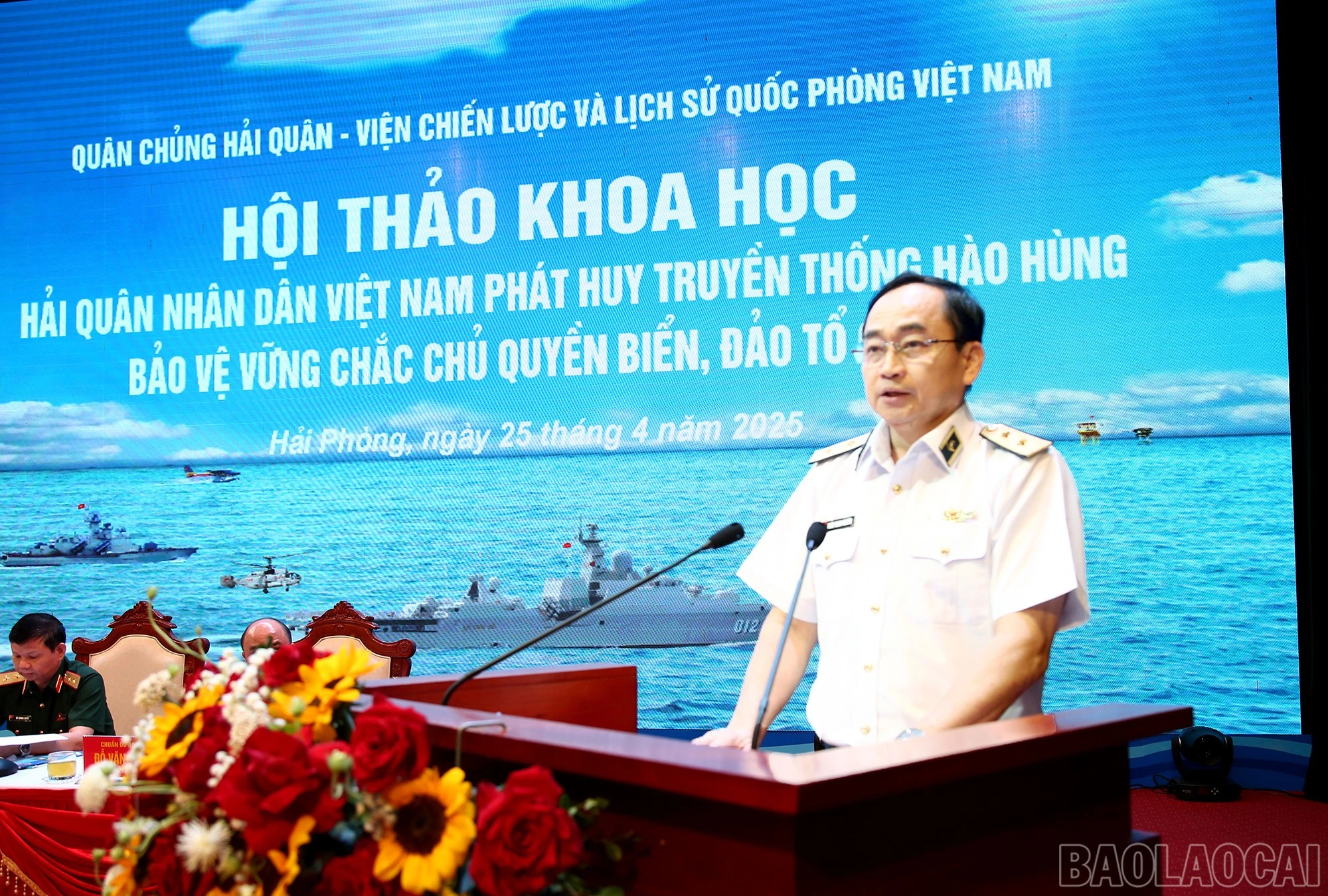 baolaocai-br_pho-do-doc-tran-thanh-nghiem-trinh-bay-bao-cao-de-dan-hoi-thao.jpg